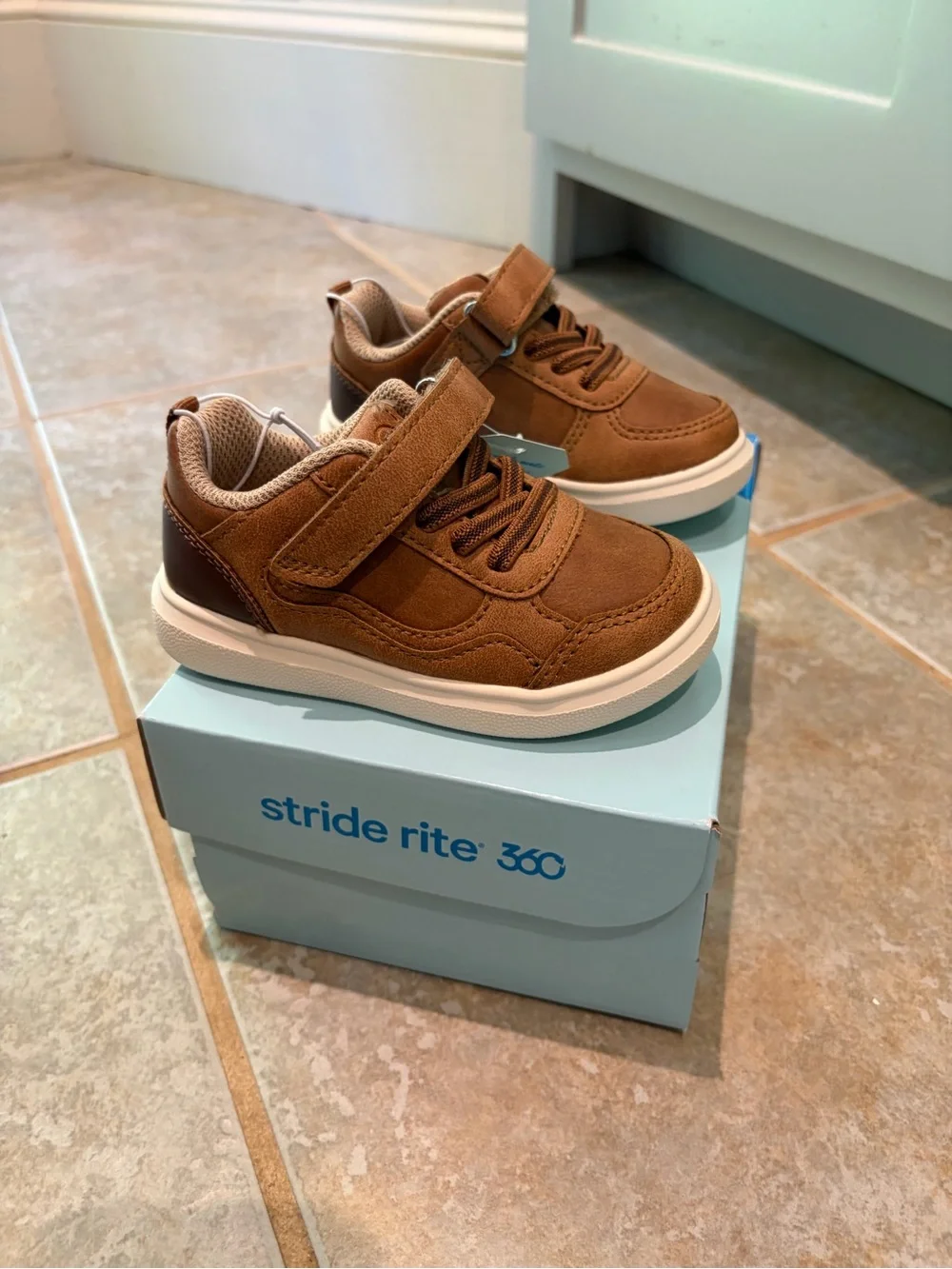 Stride Rite stylish brown